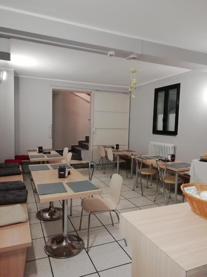 Miu Hotel Милано Екстериор снимка