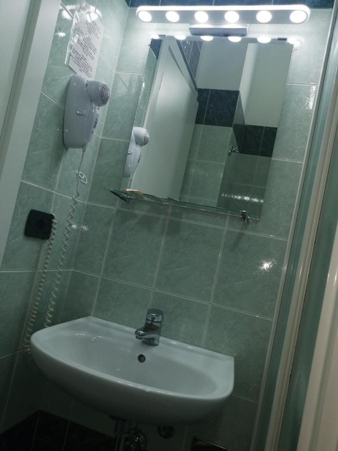 Miu Hotel Милано Екстериор снимка
